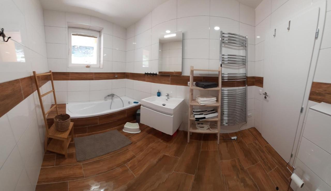Lisny 105 Cely Novy Dum Se Zahradou U Jizery A Cyklo-Stezky New House By Jizera River And Bicycle Path Zelezny Brod 외부 사진